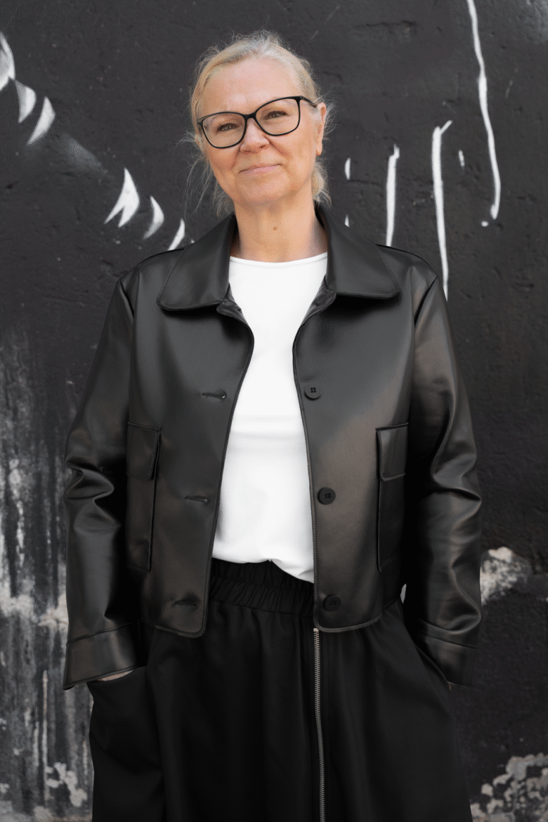Tsuma, voodriga kunstnahast jakk