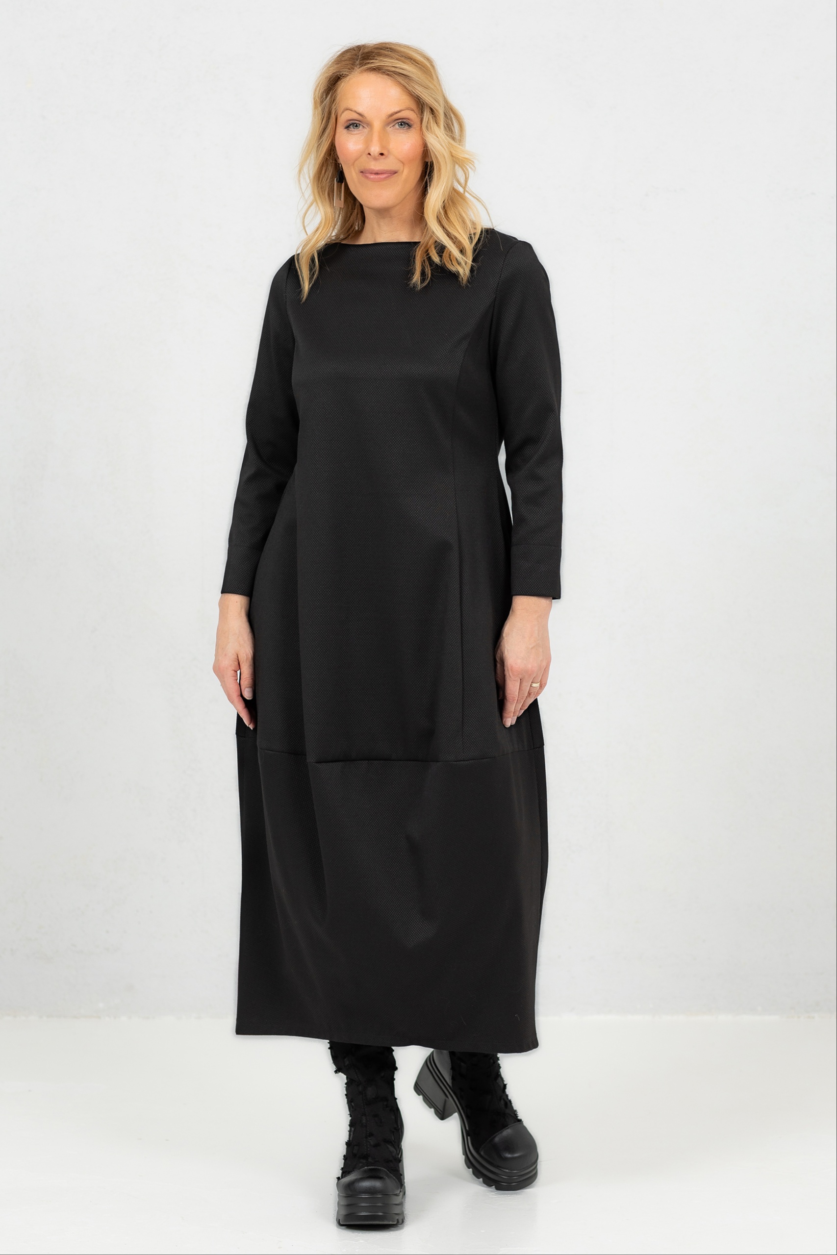 Pidulik tekstuursest kangast must balloonkleit Akarui