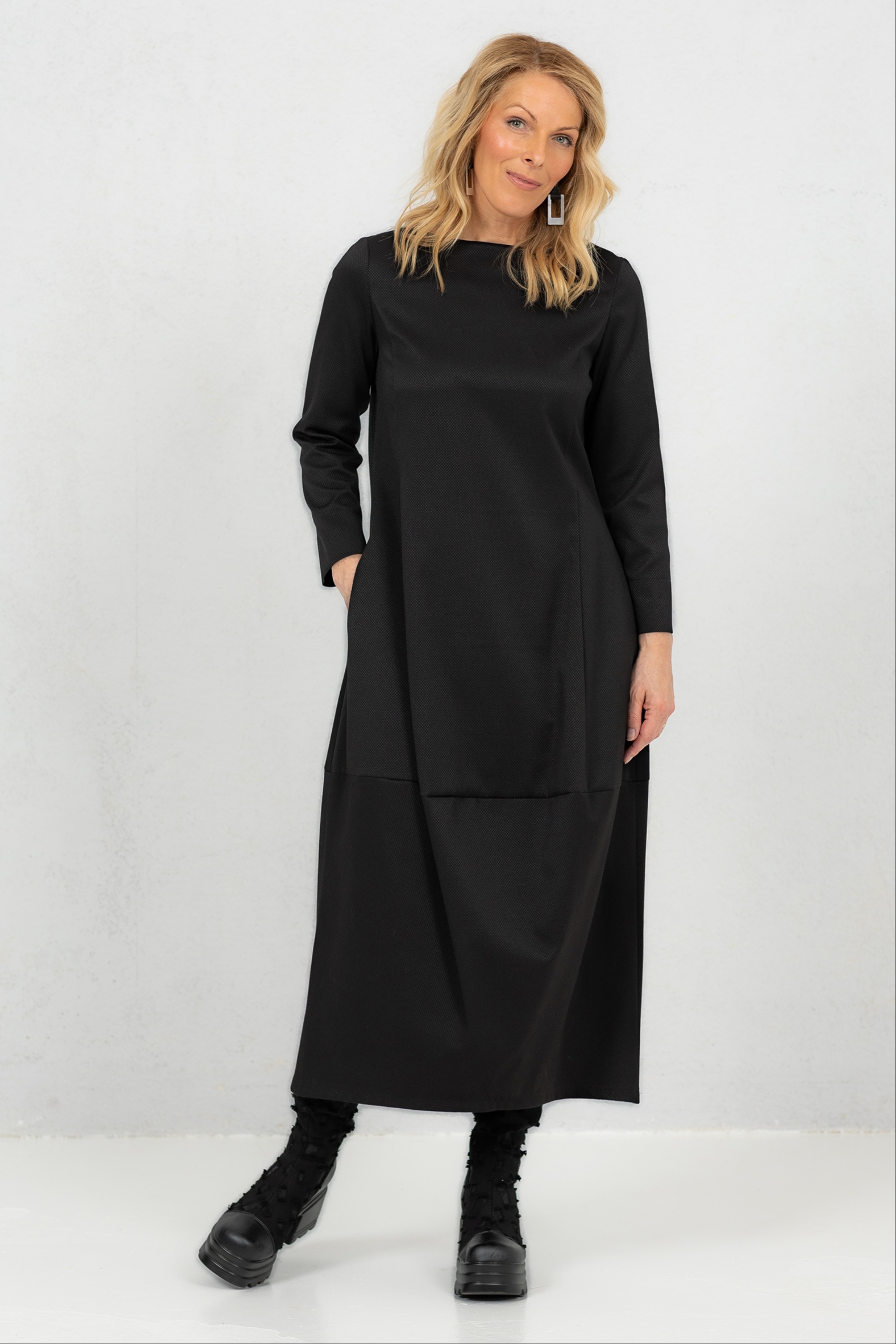 Pidulik tekstuursest kangast must balloonkleit Akarui