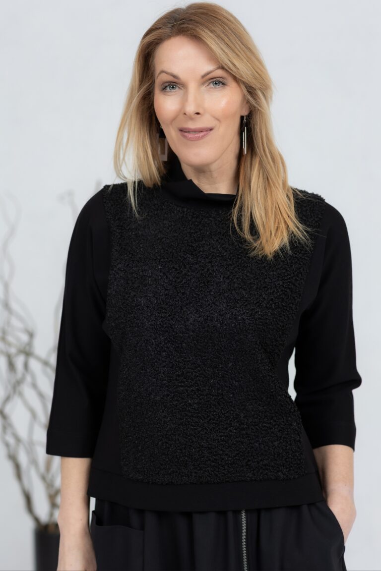 Karvaste detailidega pusa Kumaru