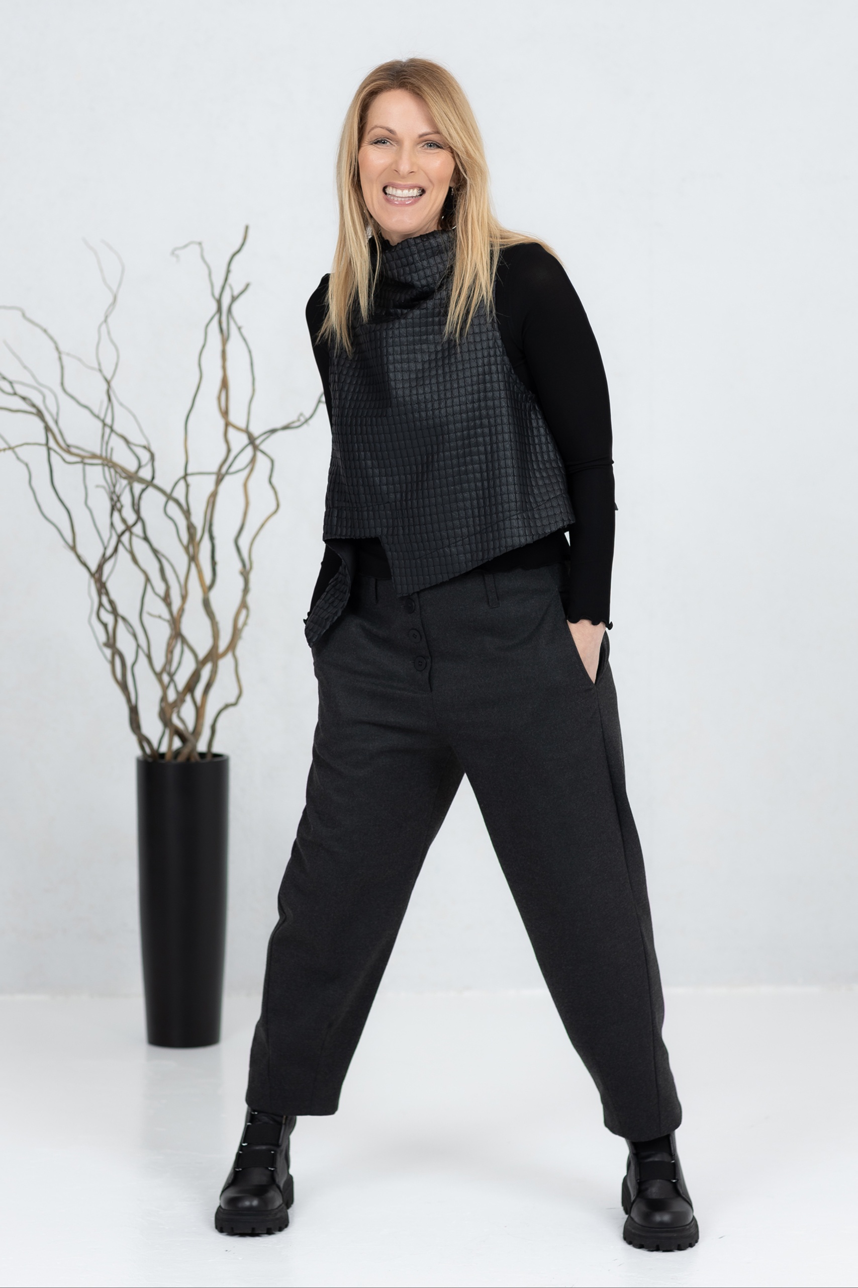 Asümmeetriline tekstuurne vest Yui - Image 2