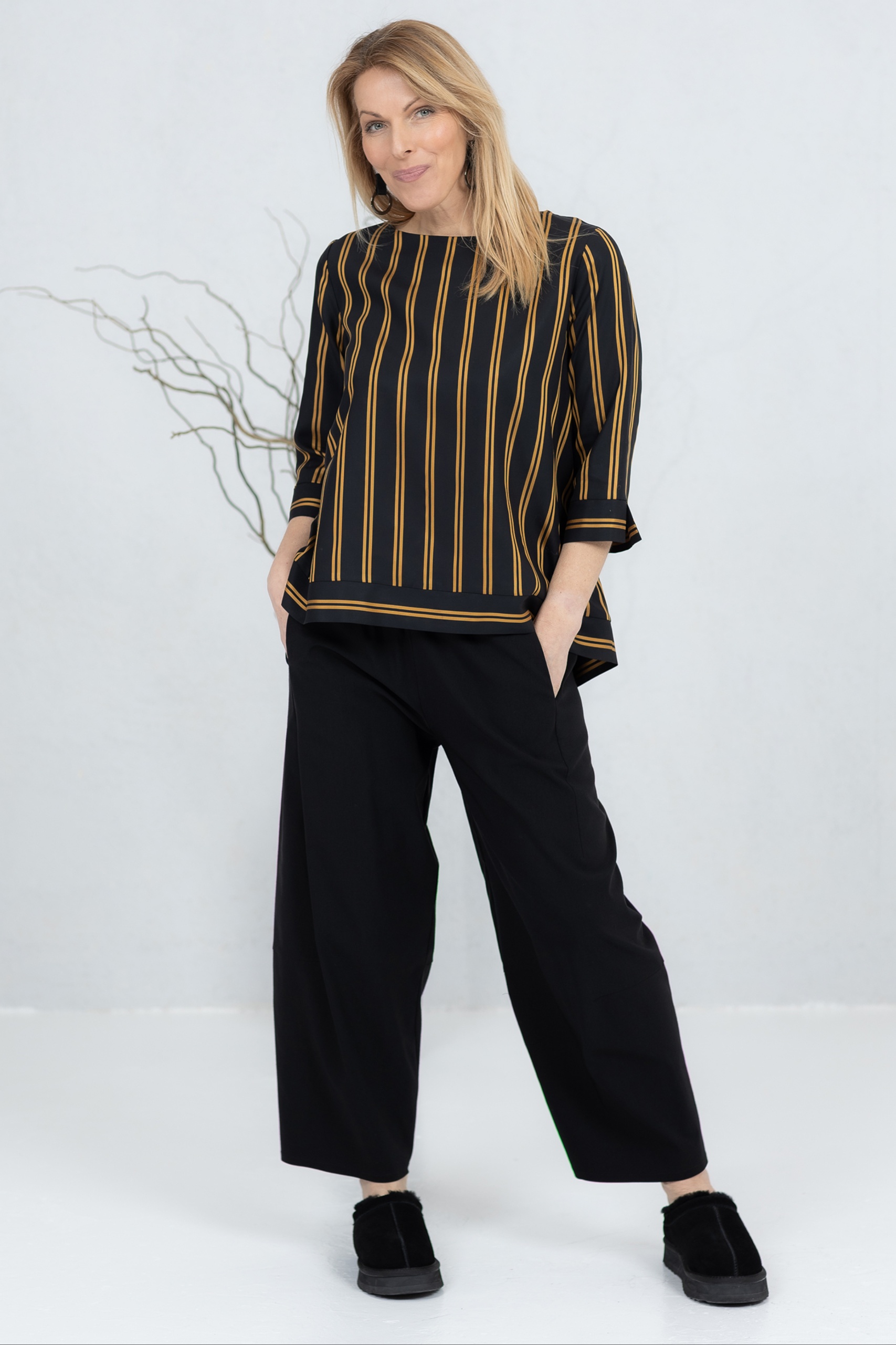 Avar minimalistlik pluus Anata, kuldne triip - Image 7