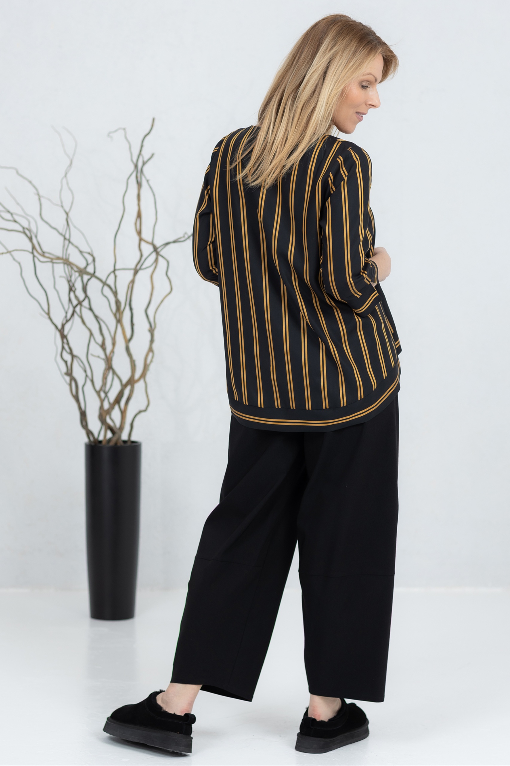 Avar minimalistlik pluus Anata, kuldne triip - Image 9