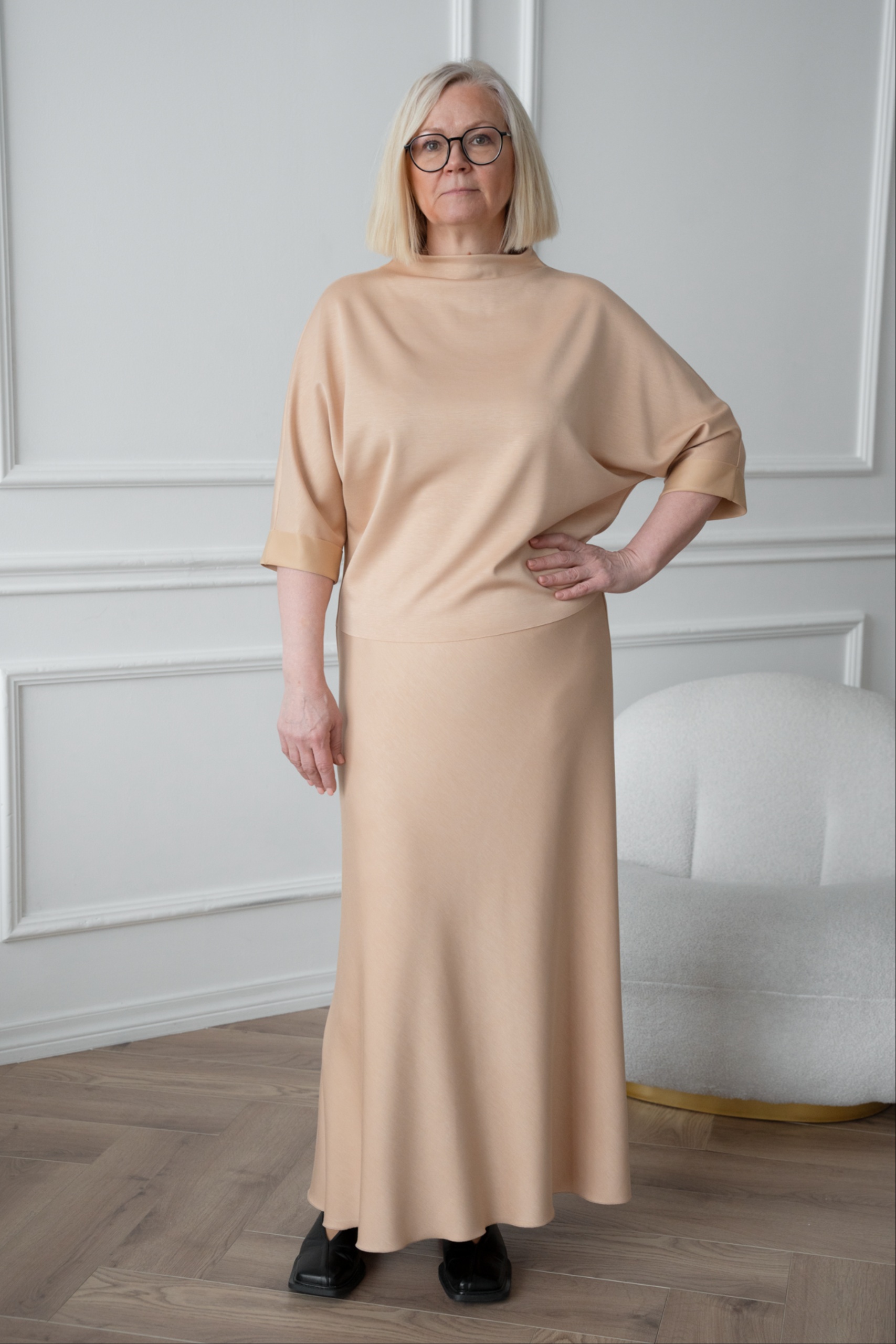 Scuba-viskoos seelik Tomi, beez + pluus Kumaru