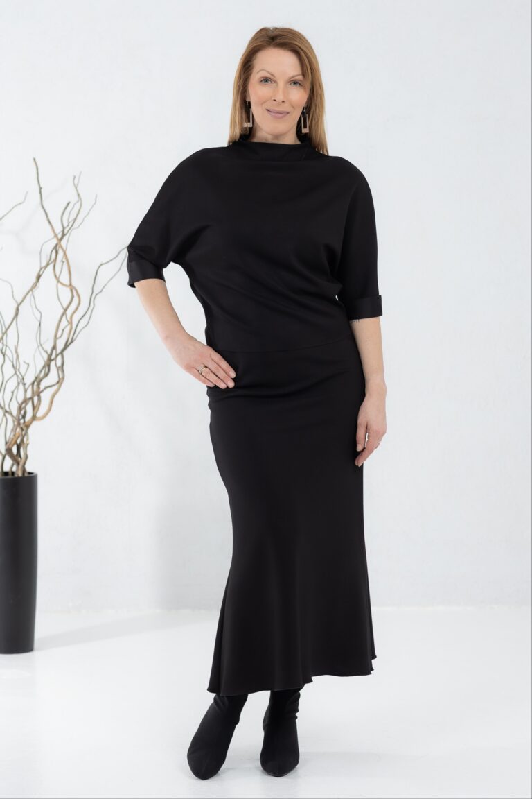 Must seelik Tomi ja viskoosist pluus Kaori