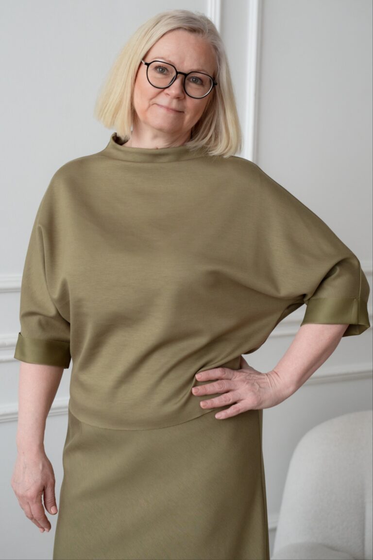 Scuba-viskoosist pluus Kaori