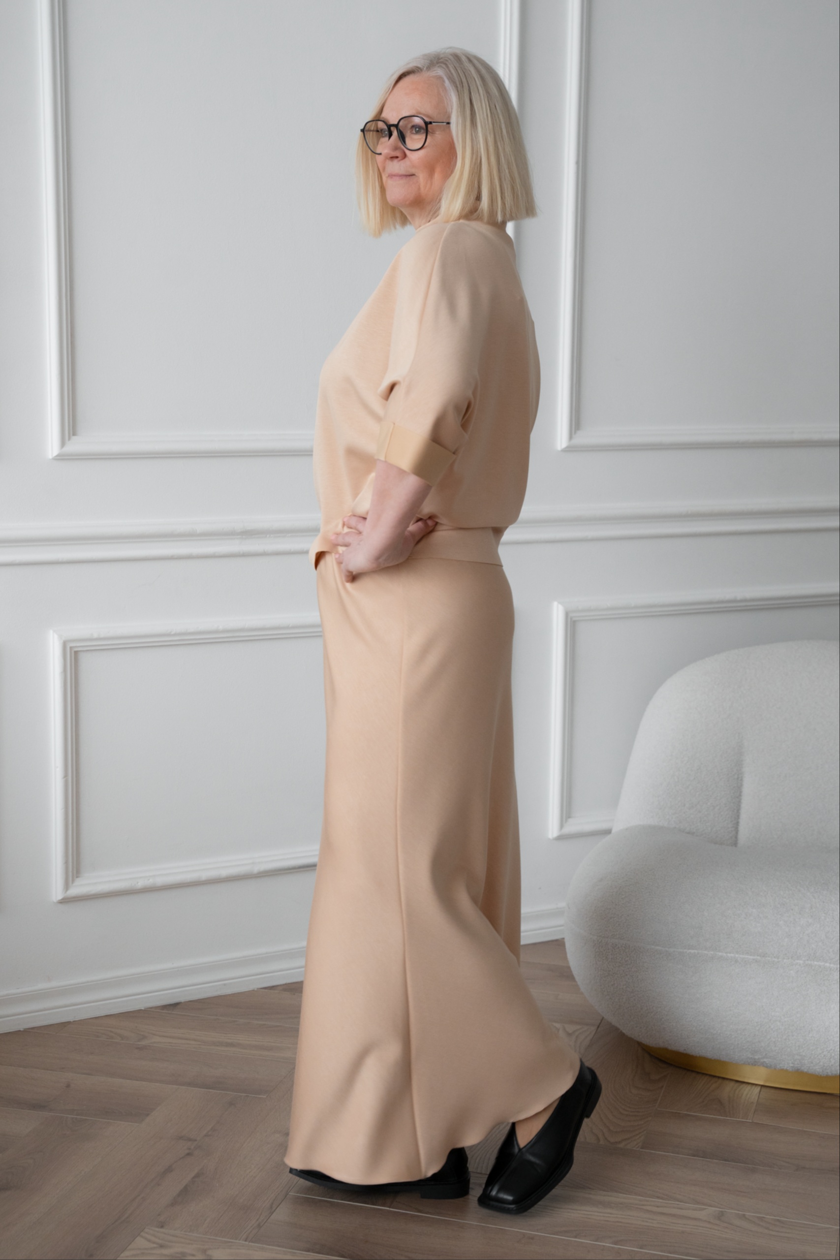 Scuba-viskoos seelik Tomi, beez + pluus Kumaru