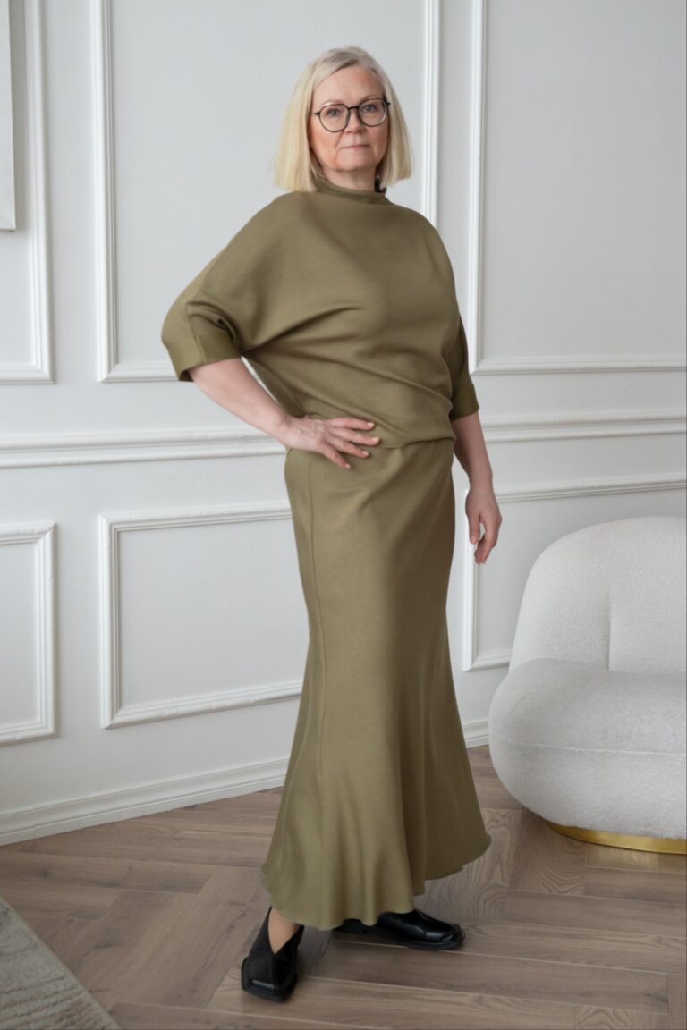 Scuba-viskoosist seelik Tomi oliiviroheline + pluus Kaori