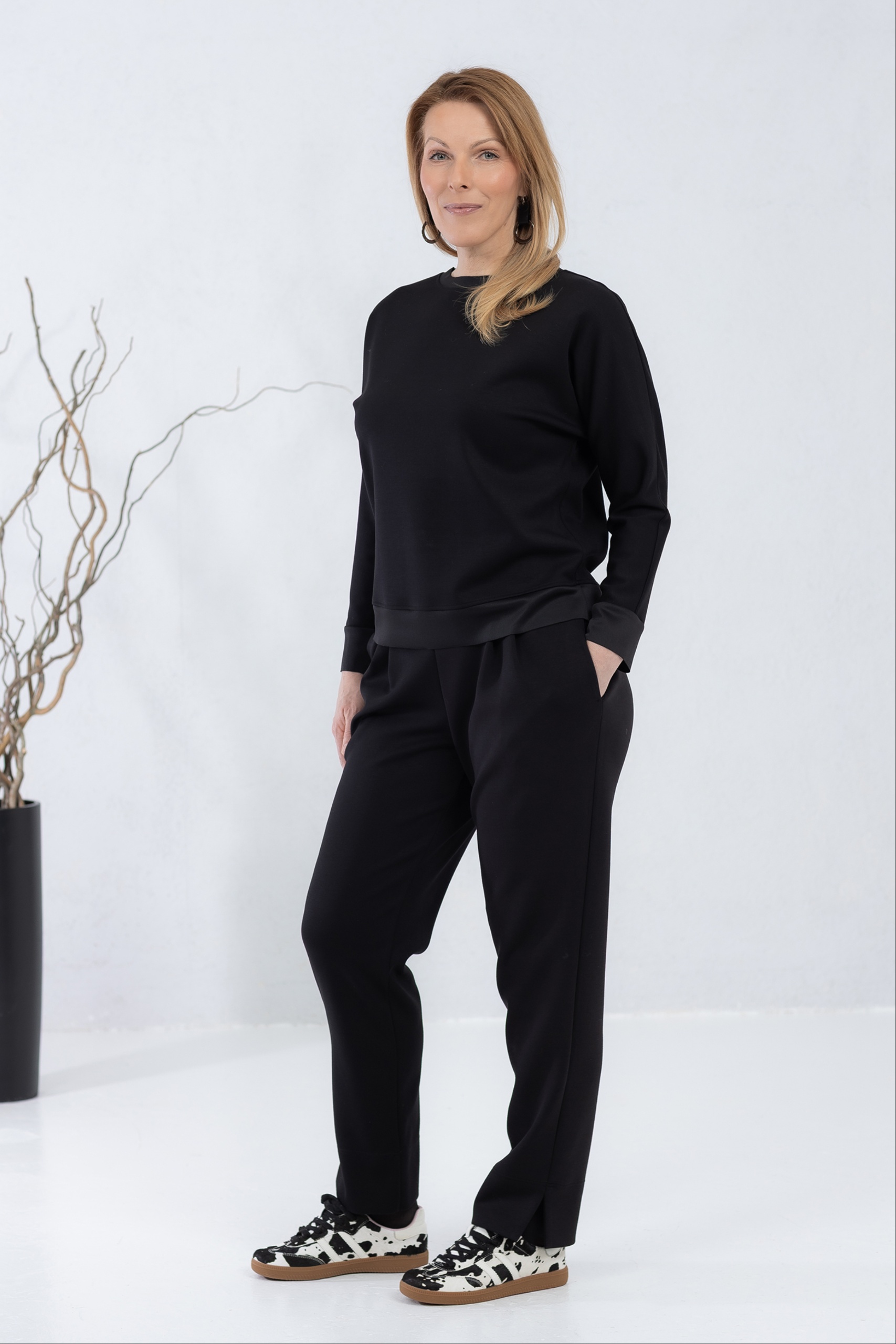 Mustad viskoospüksid Semai + must viskoospusa Fukai