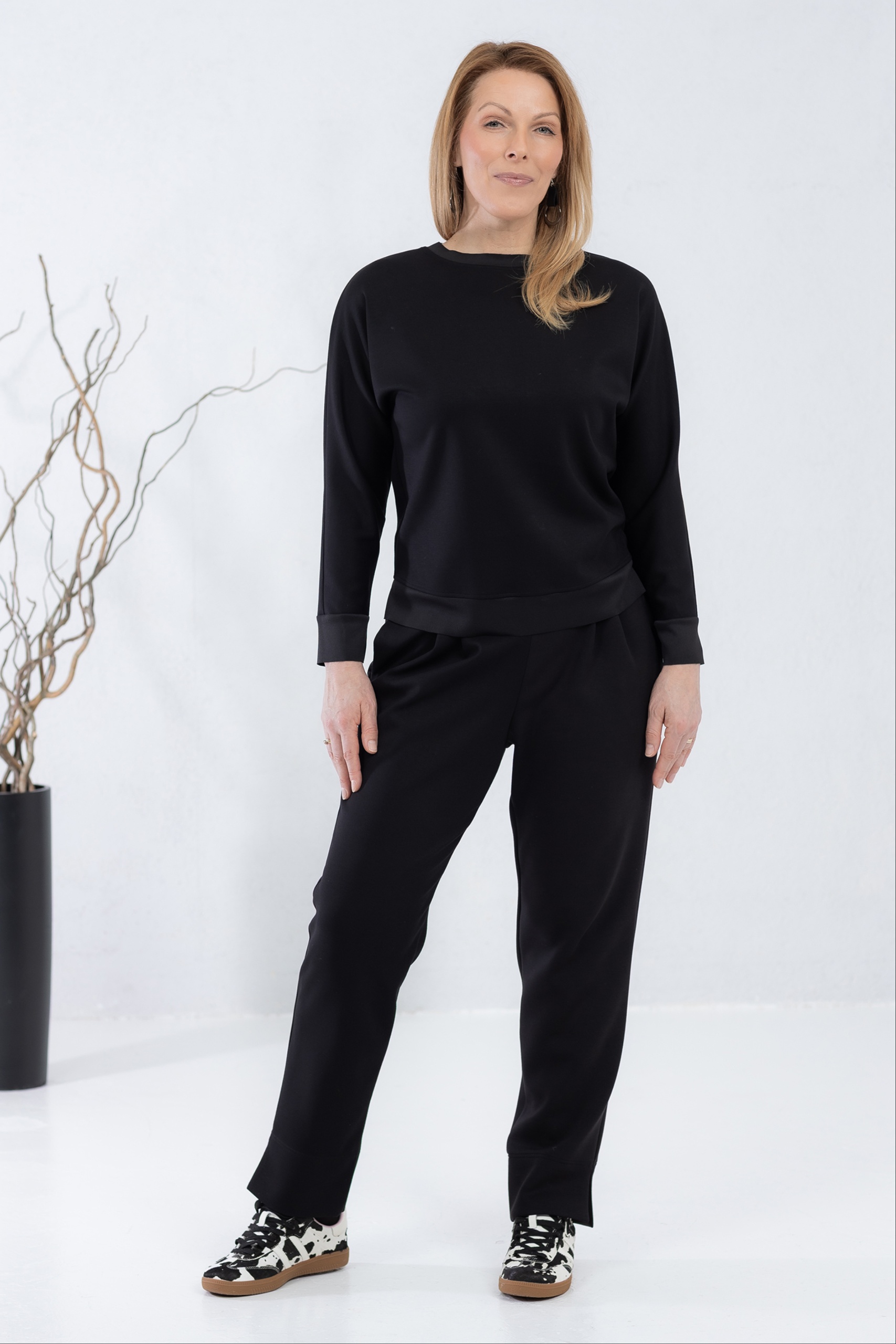 Mustad viskoospüksid Semai + must viskoospusa Fukai