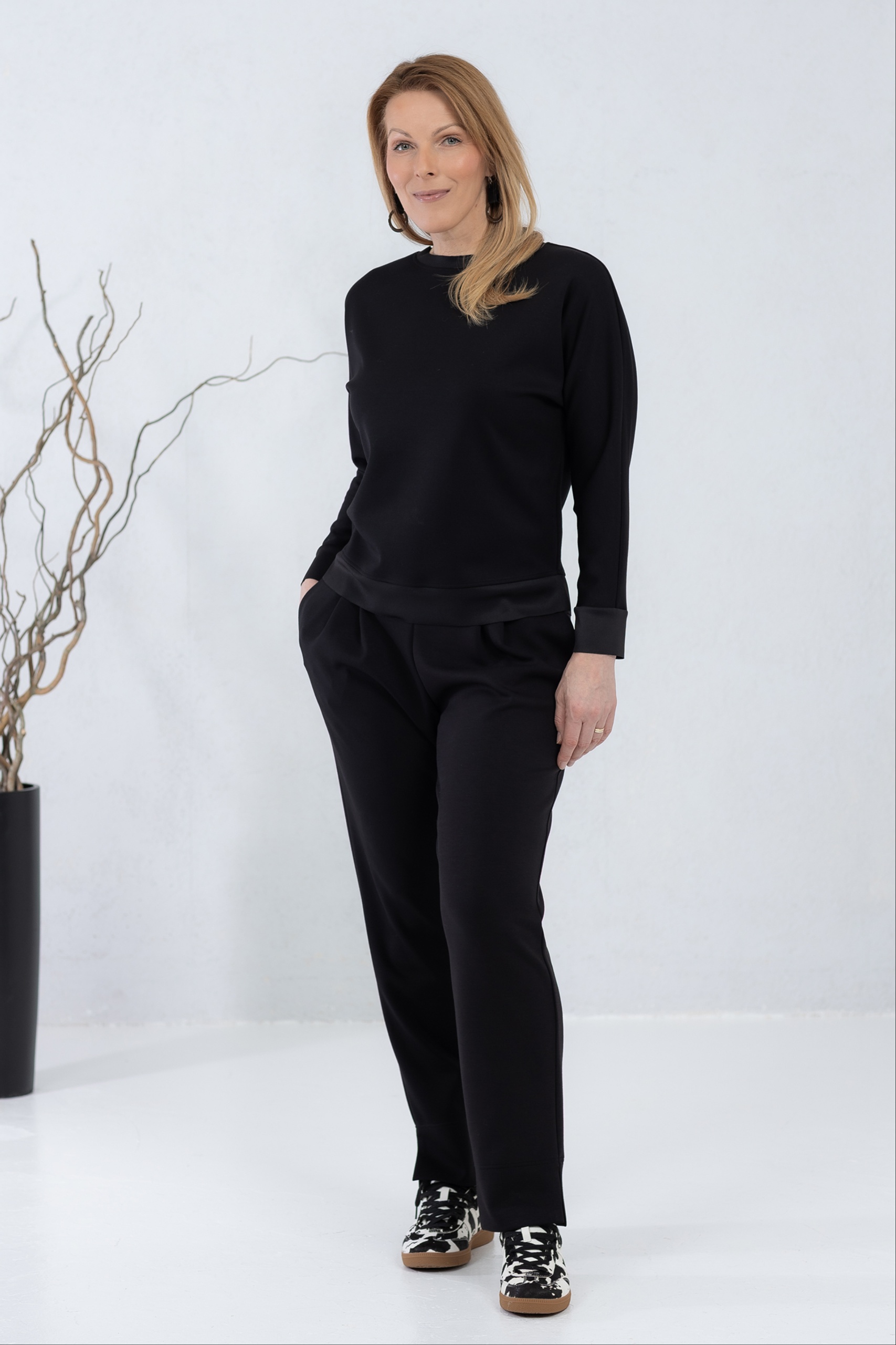 Mustad viskoospüksid Semai + must viskoospusa Fukai