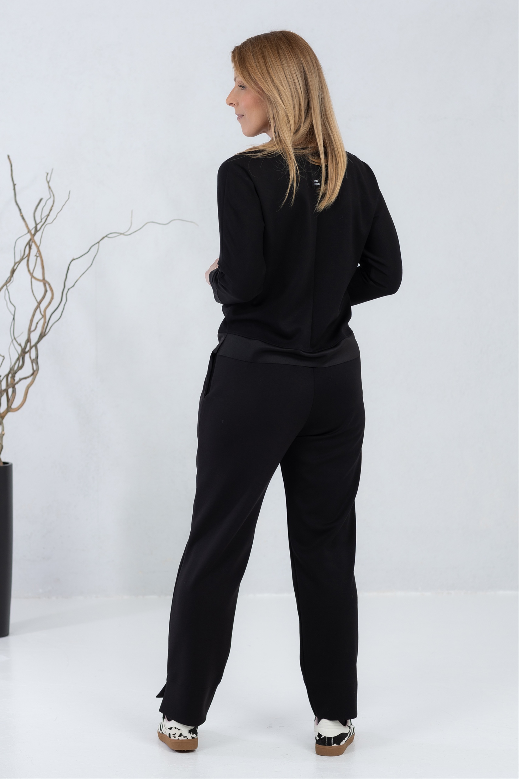 Mustad viskoospüksid Semai + must viskoospusa Fukai