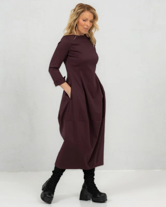 NEW SHADE ALERT! 🍇 Soft Plum Akarui
Your favourite Akarui dress now in a festive plum-red tone – just in time for the end-of-year season.
The cut is flattering, effortless, and always elegant – a silhouette that works beautifully for many body types, with that little slimming magic we all love.
Simple. Striking. Special.
 #naturallyyou #effortlesselegance #boldandedgy #christmasstyle🎄 #estoniandesign #happywithjustmust #justmustbyewi #fashionintallinn