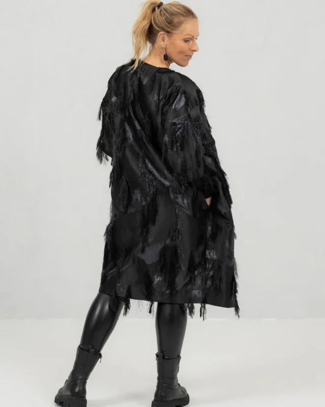 Here comes a real showstopper — the Kaze kimono jacket. ✨
Playful fringes and just the right touch of shine to make you sparkle through every holiday party — and all the celebrations to come.
Because standing out effortlessly never goes out of style. 💫
 #wearblackeveryday #naturallyyou #effortlesselegance #boldandedgy #christmasstyle🎄 #estoniandesign #happywithjustmust #justmustbyewi #fashionintallinn #wearblack
