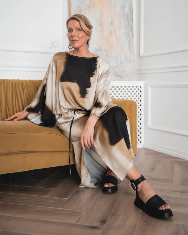 Beige and brown tones are the stars of this summer 🤎  Soft, earthy shades bring effortless elegance to every outfit and are easy to mix and match. Our summer collection features warm neutrals, caramel tones, and timeless patterns perfect for both everyday wear and special moments.  Discover the shades that always feel natural, calm, and stylish ✨ @justmust.eu 
 #naturallyyou #effortlesselegance #boldandedgy #summerwardrobe #estoniandesign #happywithjustmust #justmustbyewi