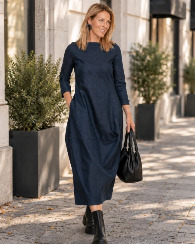 Denim with a twist! 💙
Our beloved Akarui dress is now available in gorgeous dark indigo denim! Same flattering balloon silhouette, relaxed fit and practical pockets – just with a fresh denim attitude. ✨
Style it with chunky boots for an effortlessly cool autumn look. 🖤
Discover Akarui @justmust.eu
 #scandistyle #naturallyyou #effortlesselegance #boldandedgy #estoniandesign #justmustbyewi #fashionintallinn